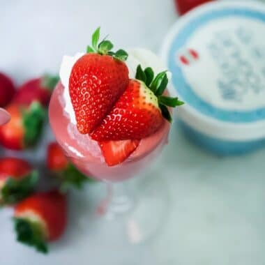 Yoghurtshake med jordgubbar