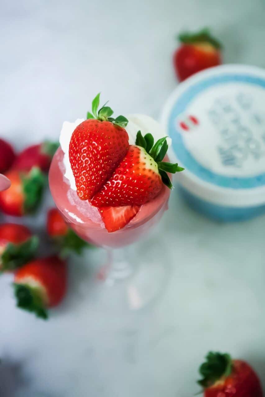 Yoghurtshake med jordgubbar